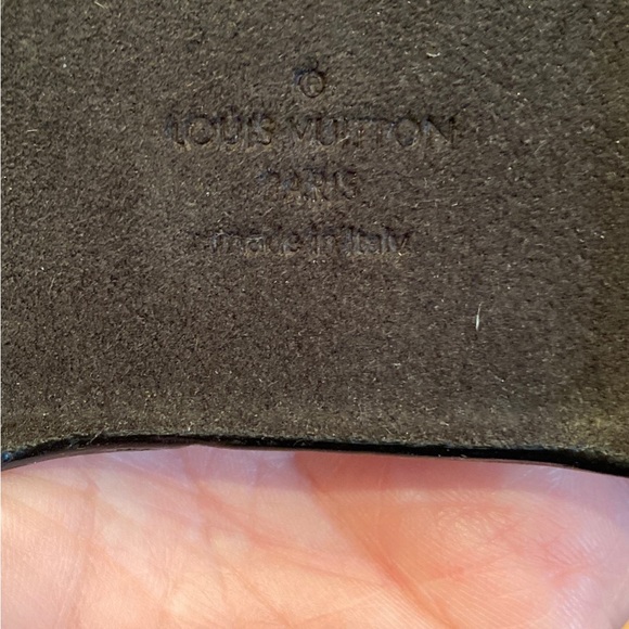 Selling my 11 pro IPhone case. Excellent condition! - Picture 3 of 4